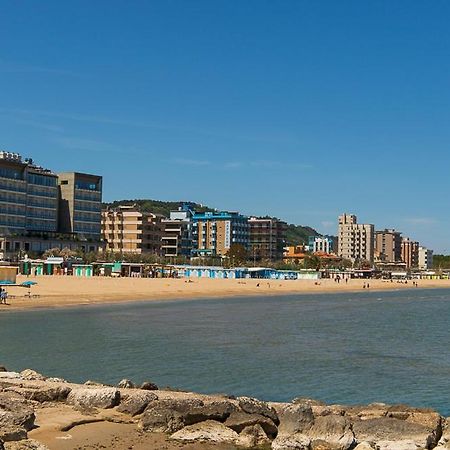 Zara D'Amare A Pesaro 10 Metri Dalla Spiaggia By Yohome Extérieur photo