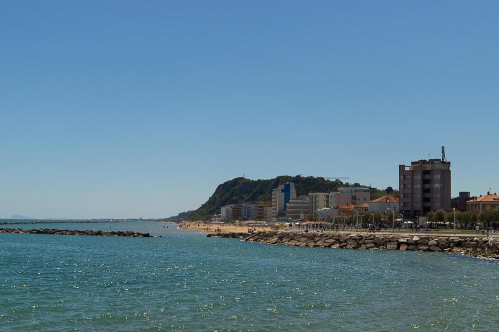 Zara D'Amare A Pesaro 10 Metri Dalla Spiaggia By Yohome Extérieur photo