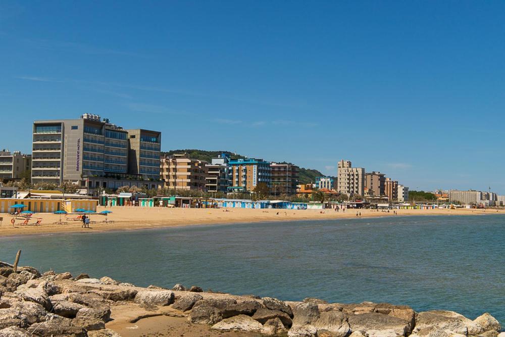 Zara D'Amare A Pesaro 10 Metri Dalla Spiaggia By Yohome Extérieur photo